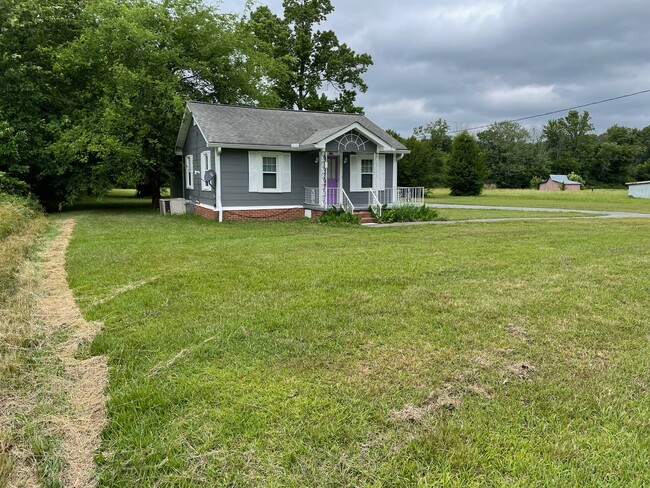 Foto del edificio - Cozy 2/1 House in Shannon $1,195