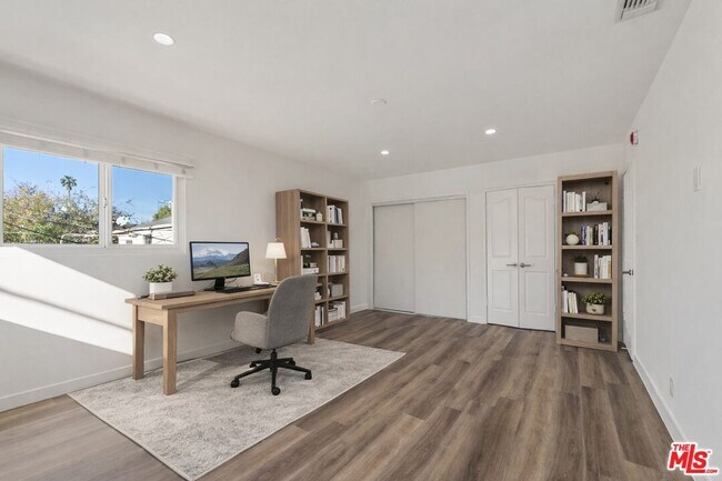 Building Photo - 9588 W Olympic Blvd