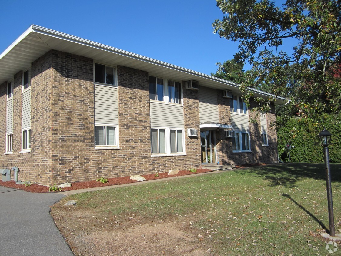 Building Photo - Lakeshore Apartments