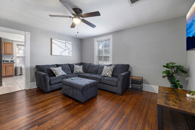 Foto del edificio - 546 Marshall Ave SW