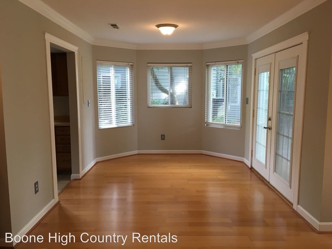 Building Photo - 3 br, 2.5 bath House - 114 Chase Court
