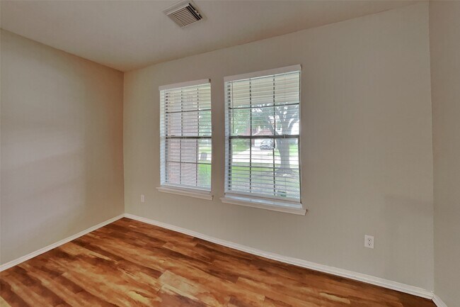 Foto del edificio - 21210 Bridgemeadows Ln