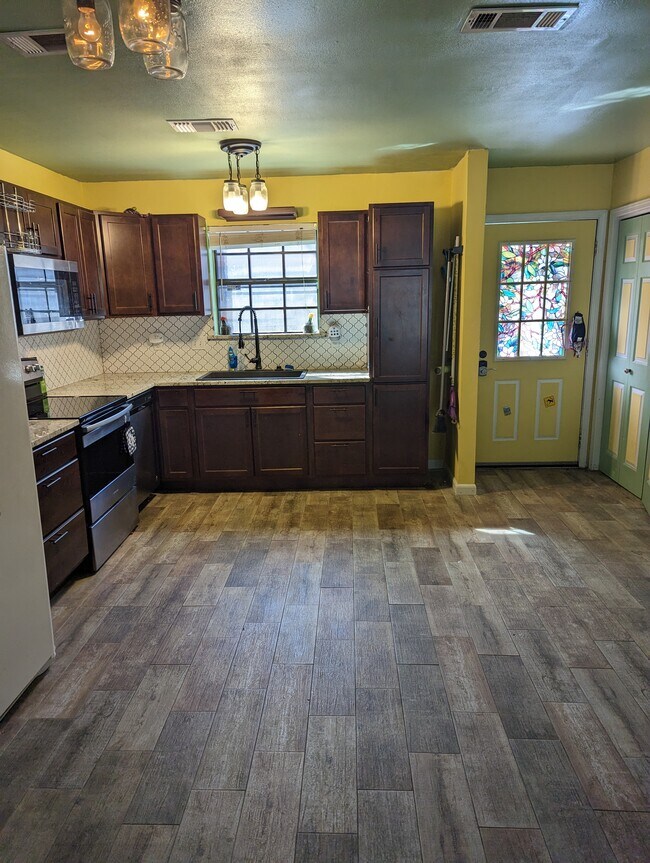 Foto del edificio - 4360 Stumberg Ln
