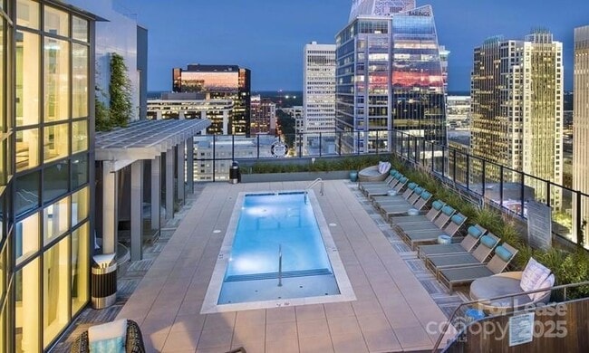 Foto del edificio - 225 S Poplar St