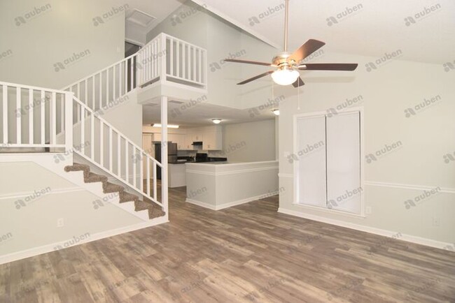 Building Photo - 2 Bed/2.5 Bath Columbia County Townhouse