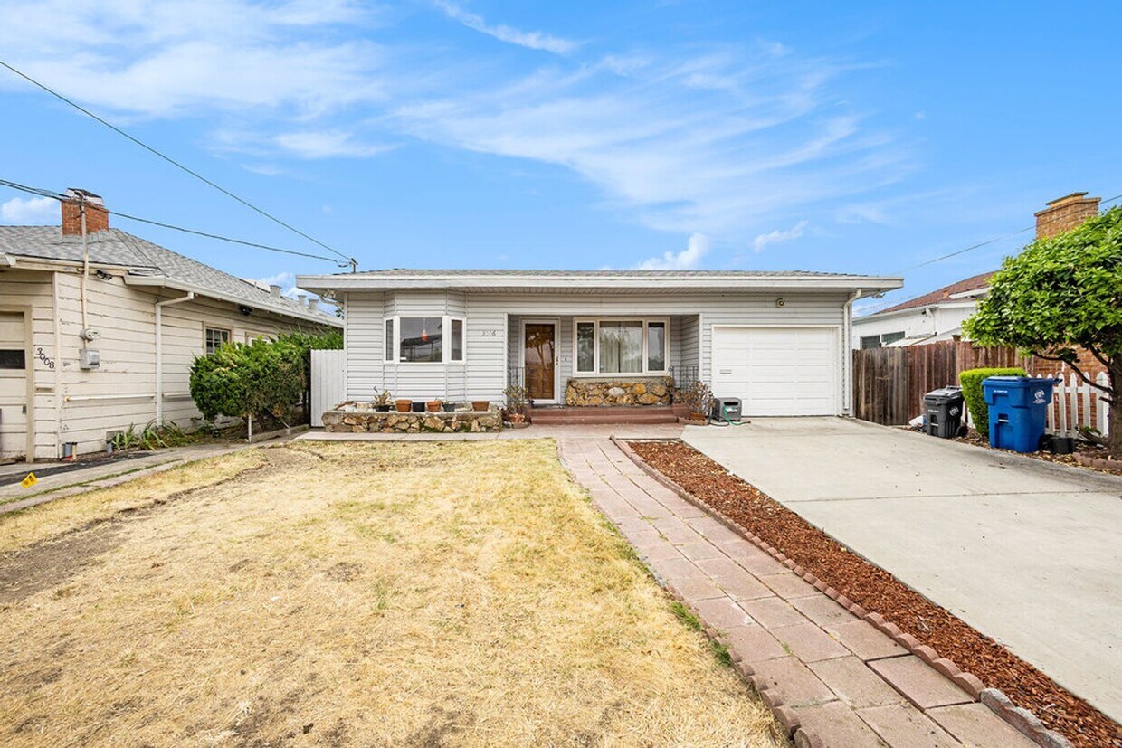 Primary Photo - 3006 Otis Dr