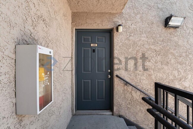 Building Photo - Unit B206