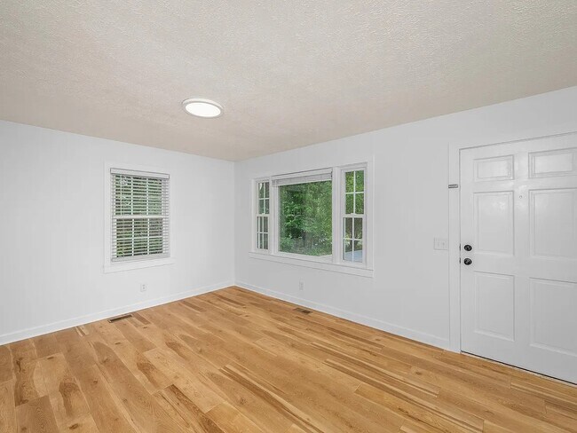 Building Photo - 117 Lockman Dr