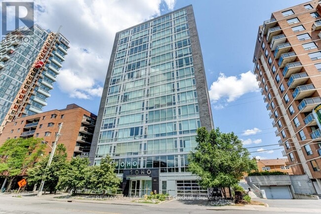 Photo du bâtiment - 201-1201 Parkdale Ave