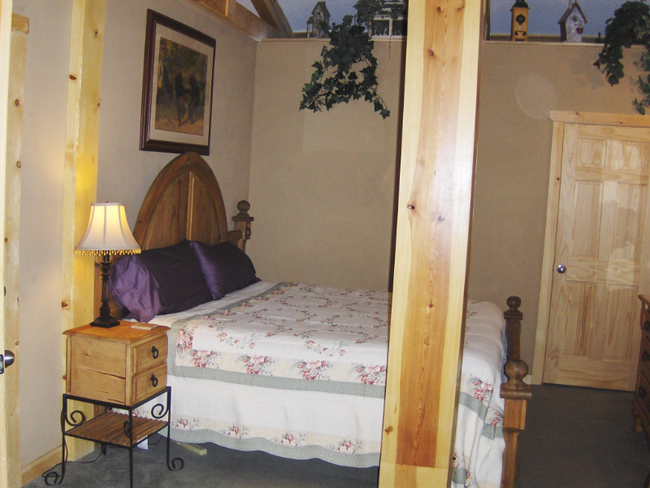 Foto del edificio - 392 Willow Creek Rd