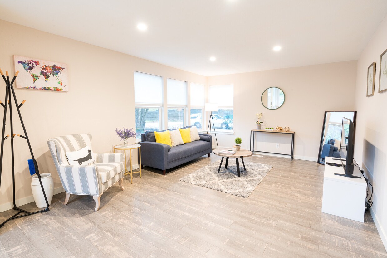 8985 SW Center St, Tigard, OR 97223 House for Rent in Tigard, OR