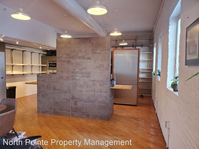 Building Photo - 2 br, 1.5 bath House - 226 N. Arch St.