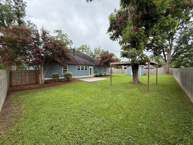 Foto del edificio - Spacious 4 bed 3 bath Home in Grove Point!