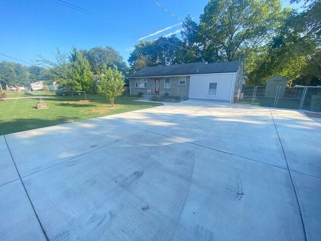 Foto del edificio - For Lease - 2 Beds, 1 Bath,