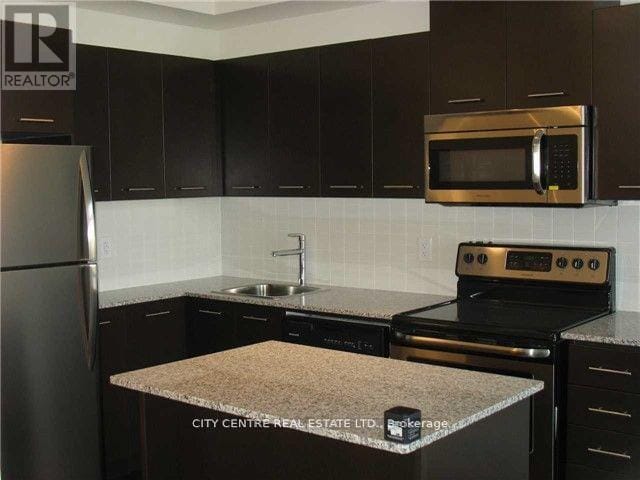 Photo du bâtiment - 365 Prince of Wales Dr