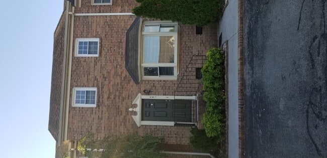 Building Photo - 481 Bramblewood Ln
