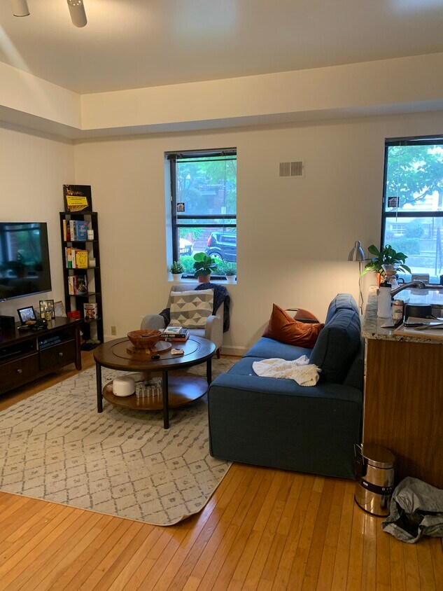 Foto principal - 1822 Vernon St NW