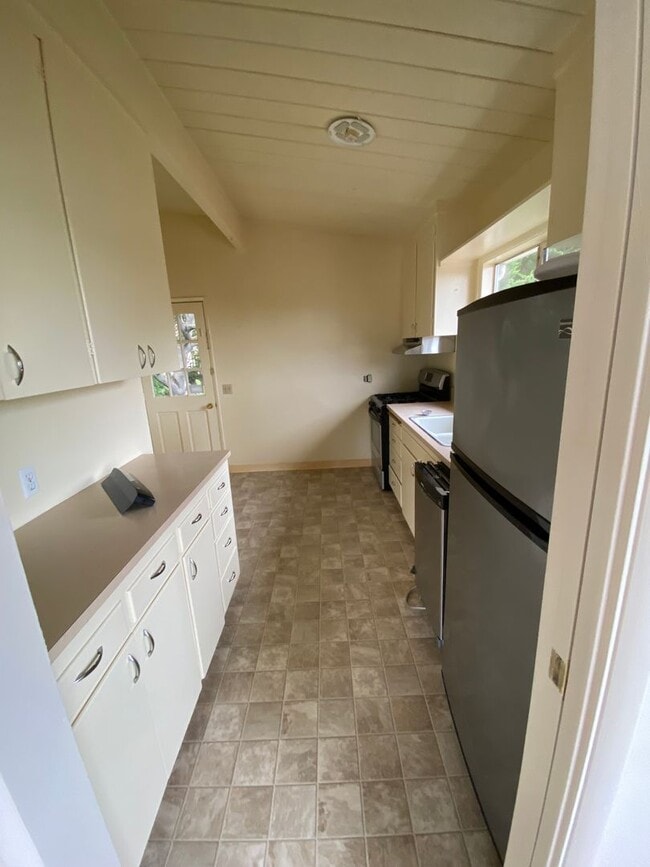 Building Photo - Pacific Grove Two Bedroom
