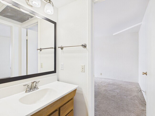 Foto del edificio - 1 bedroom Ocean Forest condo for rent