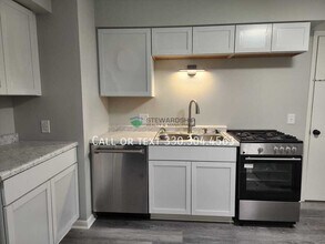 Building Photo - 2561 Edwin Ave