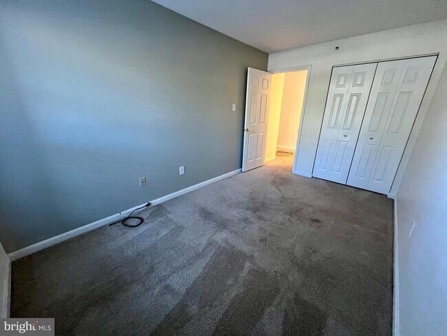 Building Photo - 3504 Back Pointe Ct