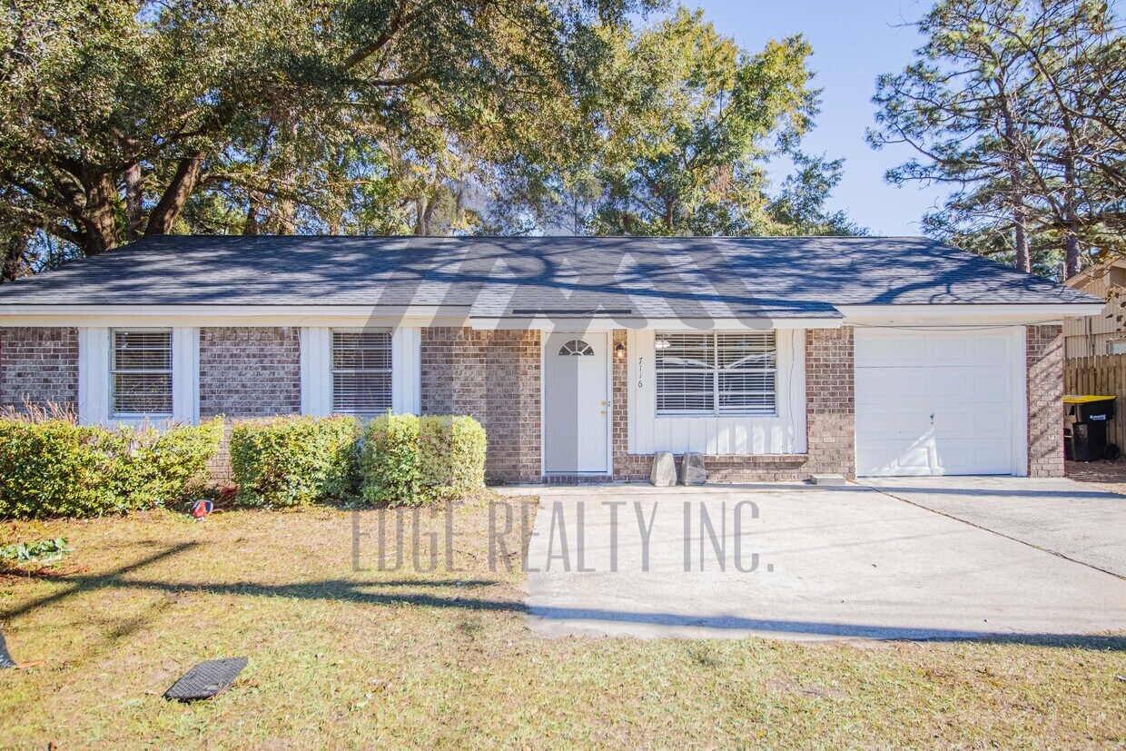 Foto principal - 7116 Skidaway Rd