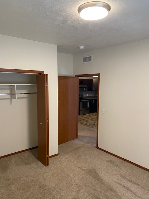 Building Photo - 804 Ruud Ln