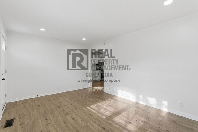 Foto del edificio - 1527 Cherry Tree Dr