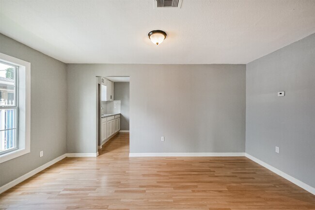 Foto del edificio - 7815 Harding St