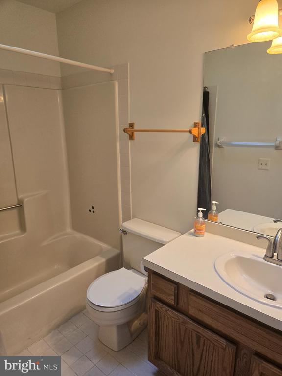 Building Photo - 709 Pritchard Pl