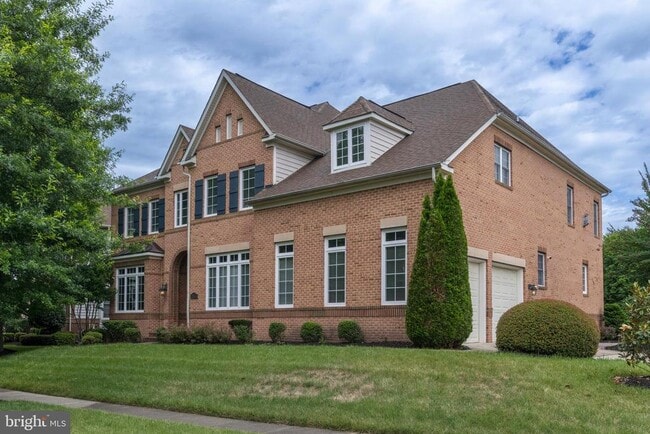 Building Photo - 2831 Galeshead Dr