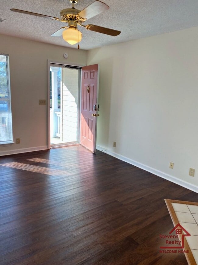 Building Photo - 106 Vinewood Rd