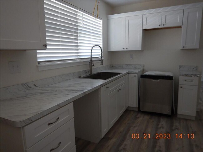 Foto del edificio - 518 NW 27th Ave