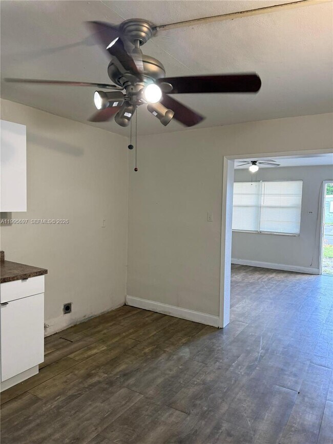 Foto del edificio - 1413 NW 3rd St