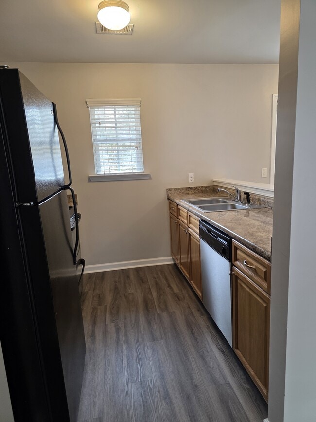 Building Photo - 132 Neva Ave