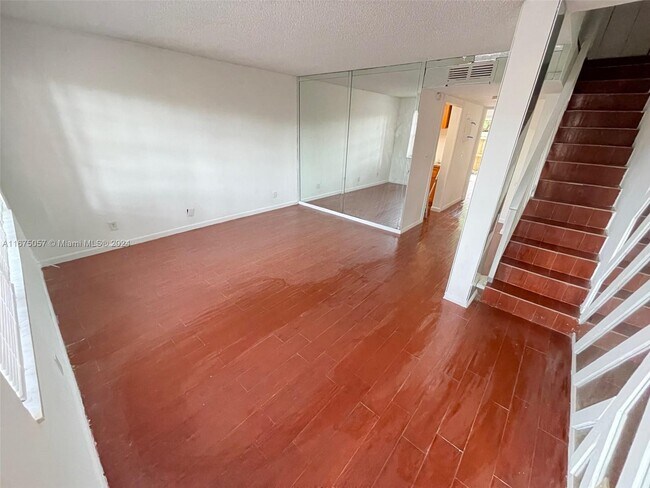 Foto del edificio - 4049 NW 19th St