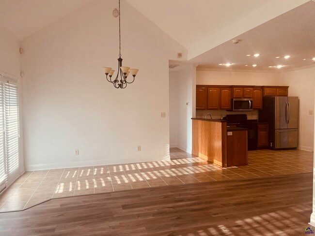 Building Photo - 604 Stirling Bridge Dr