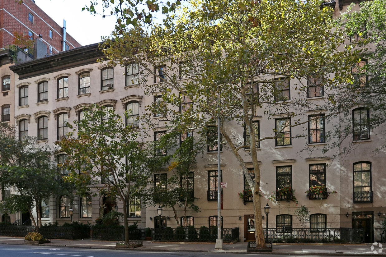 Building Photo - 434 W 23rd St