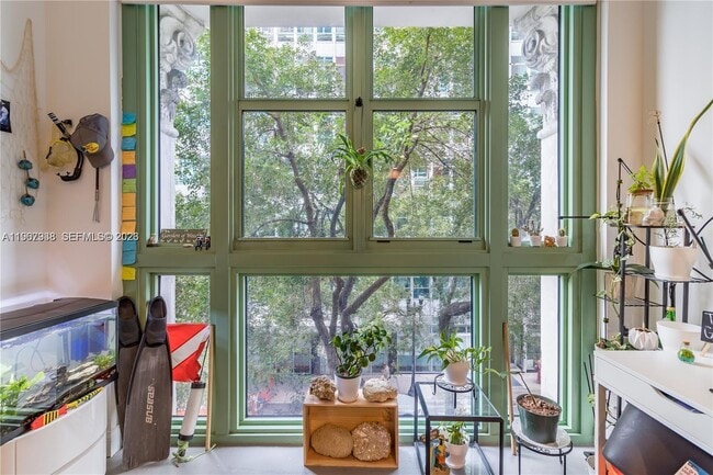 Building Photo - 111 E Flagler St