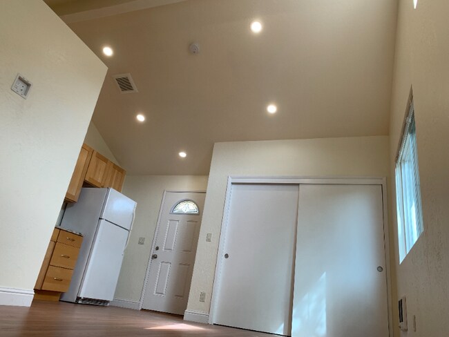Building Photo - 2050 Mendocino St