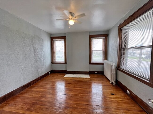 Building Photo - 1846 Hopkins Ave