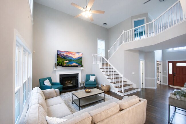 Building Photo - 10315 Rougemont Ln