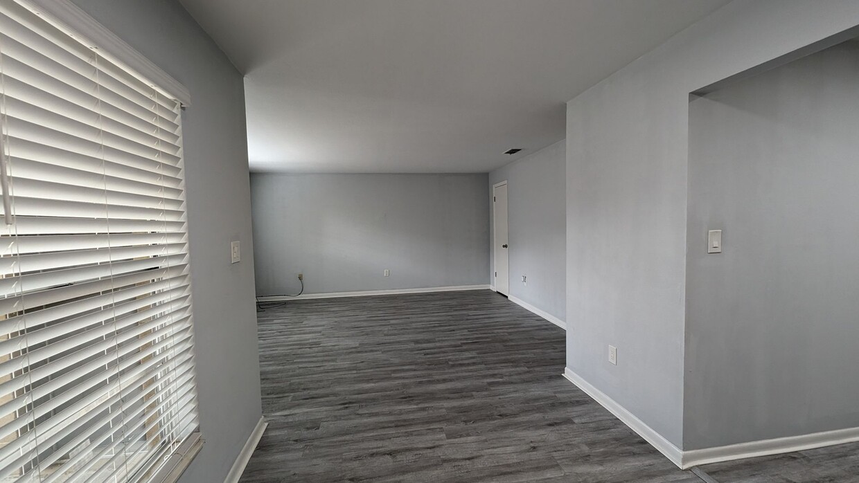 Foto del edificio - Updated 2 bed/1.5 bath ready now!