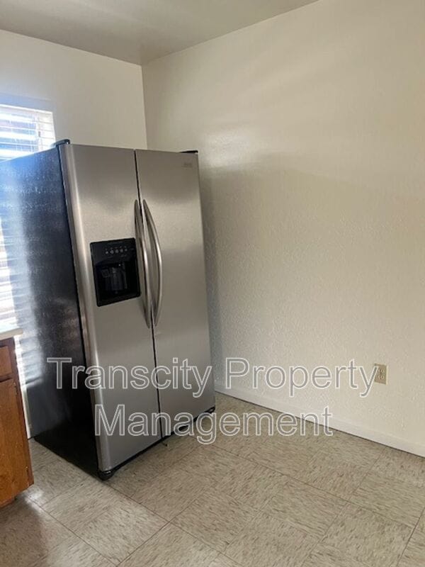 Building Photo - 8432 E Mangun Rd