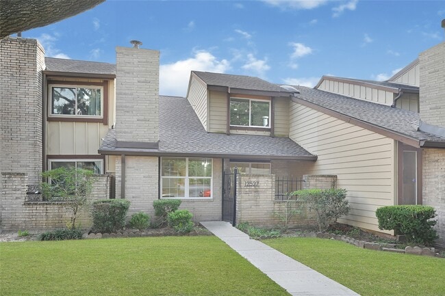 Building Photo - 12527 Wellington Park Dr