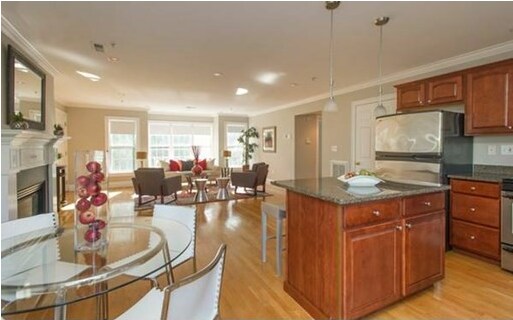Foto principal - 55 B St