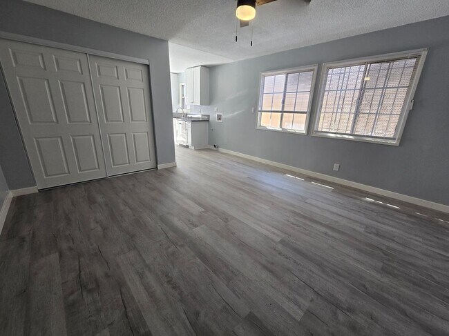 Foto del edificio - 317 Warren Ln