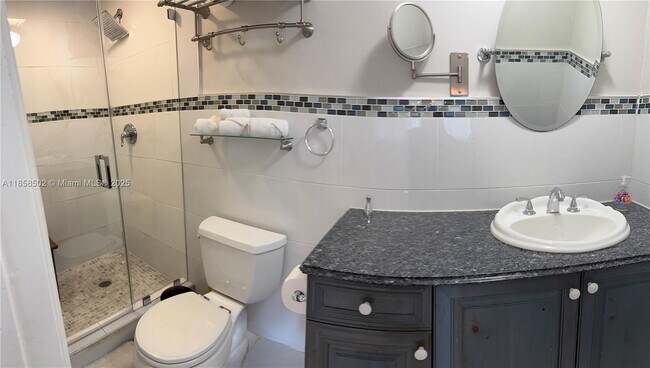 Building Photo - 1301 Grouper Dr