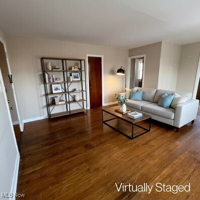 Foto del edificio - 1382 Elbur Ave