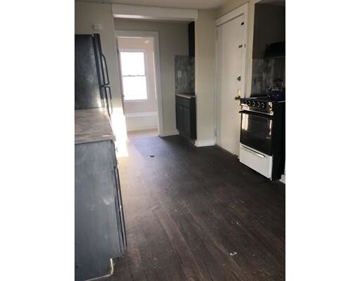 Building Photo - 96 Calmar St